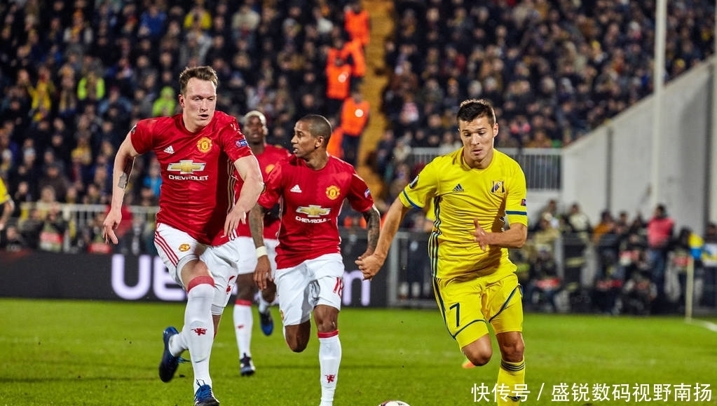 通过与国际 通过与国际