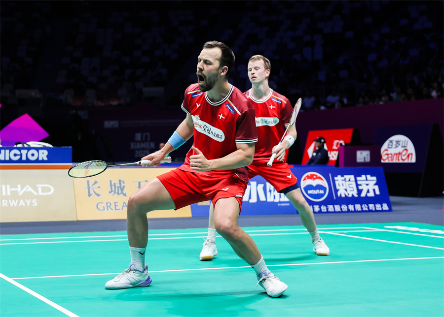 场上表现呈 场上表现呈