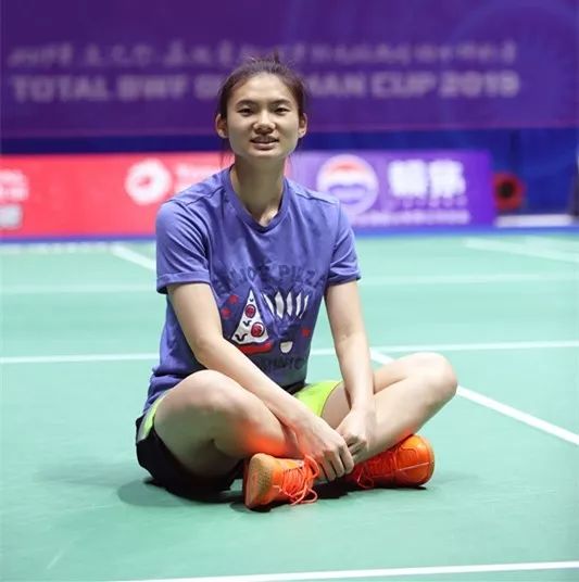 况形成鲜明 况形成鲜明